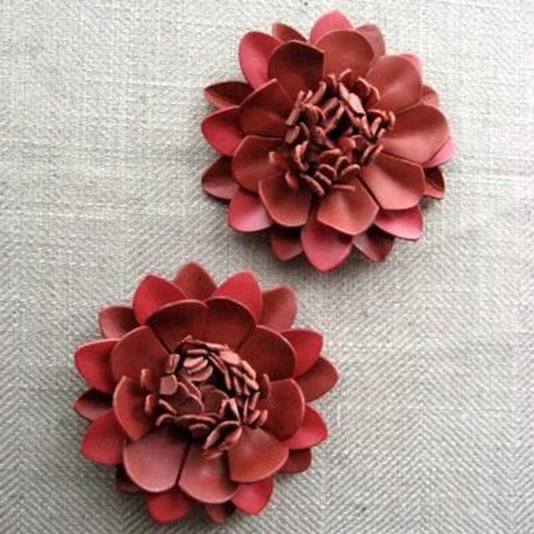 Set of 2 shoe clips and mini dalia (red) - 女款休闲鞋 - 真皮 红色