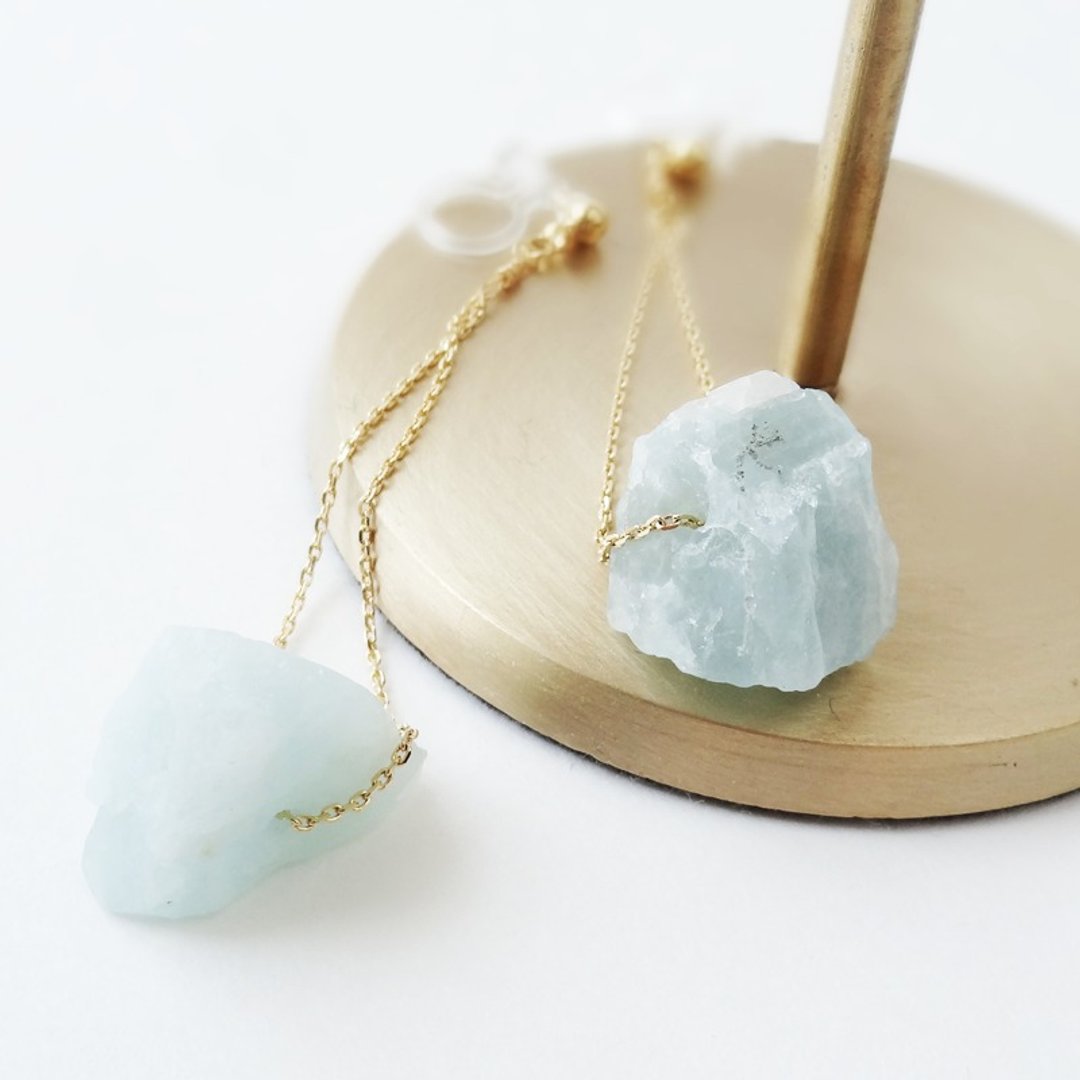 block of ice Aquamarine - Resin made non-hole pierced earrings - 耳环/耳夹 - 宝石 蓝色
