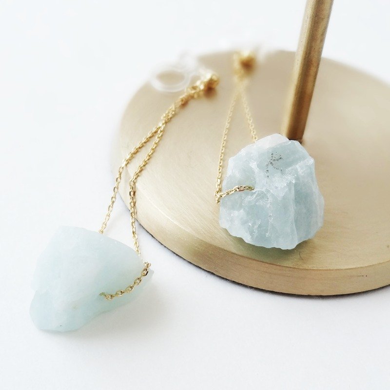 block of ice Aquamarine - Resin made non-hole pierced earrings - 耳环/耳夹 - 宝石 蓝色