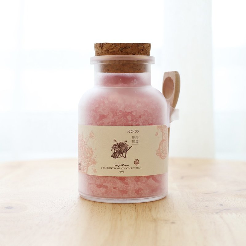 馥郁花集 I 花香调沐浴盐 泡澡 足浴 浴盐 - 沐浴用品 - 其他材质 粉红色