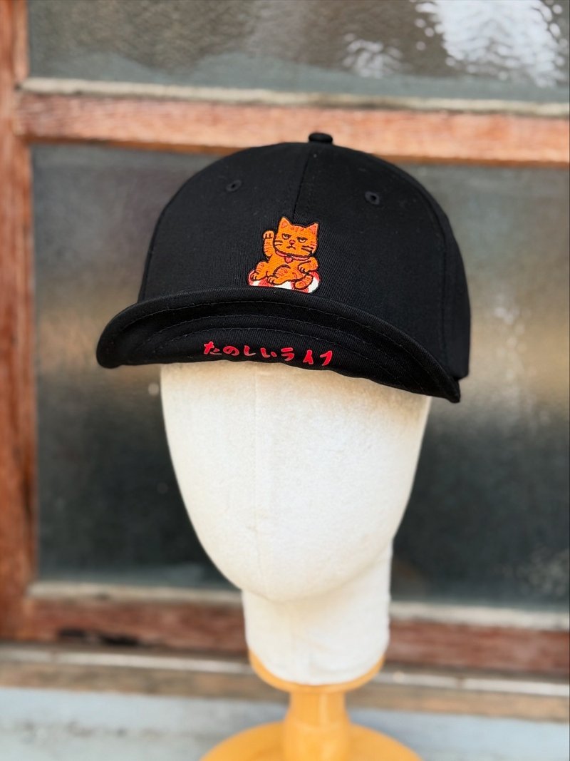 小牛村 / 黑 橘猫 鸭舌帽 短帽檐 单车帽 中性款 猫咪刺绣 - 帽子 - 棉．麻 黑色
