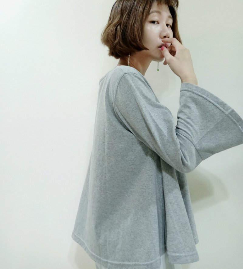 在月色的笼罩下 荷叶袖伞摆上衣-麻花灰 | 100%有机棉 | 梦境 梦幻 童话 欧美 气质 浪漫 舒适 伞摆 宽松 九分袖 - 女装上衣 - 棉．麻 灰色