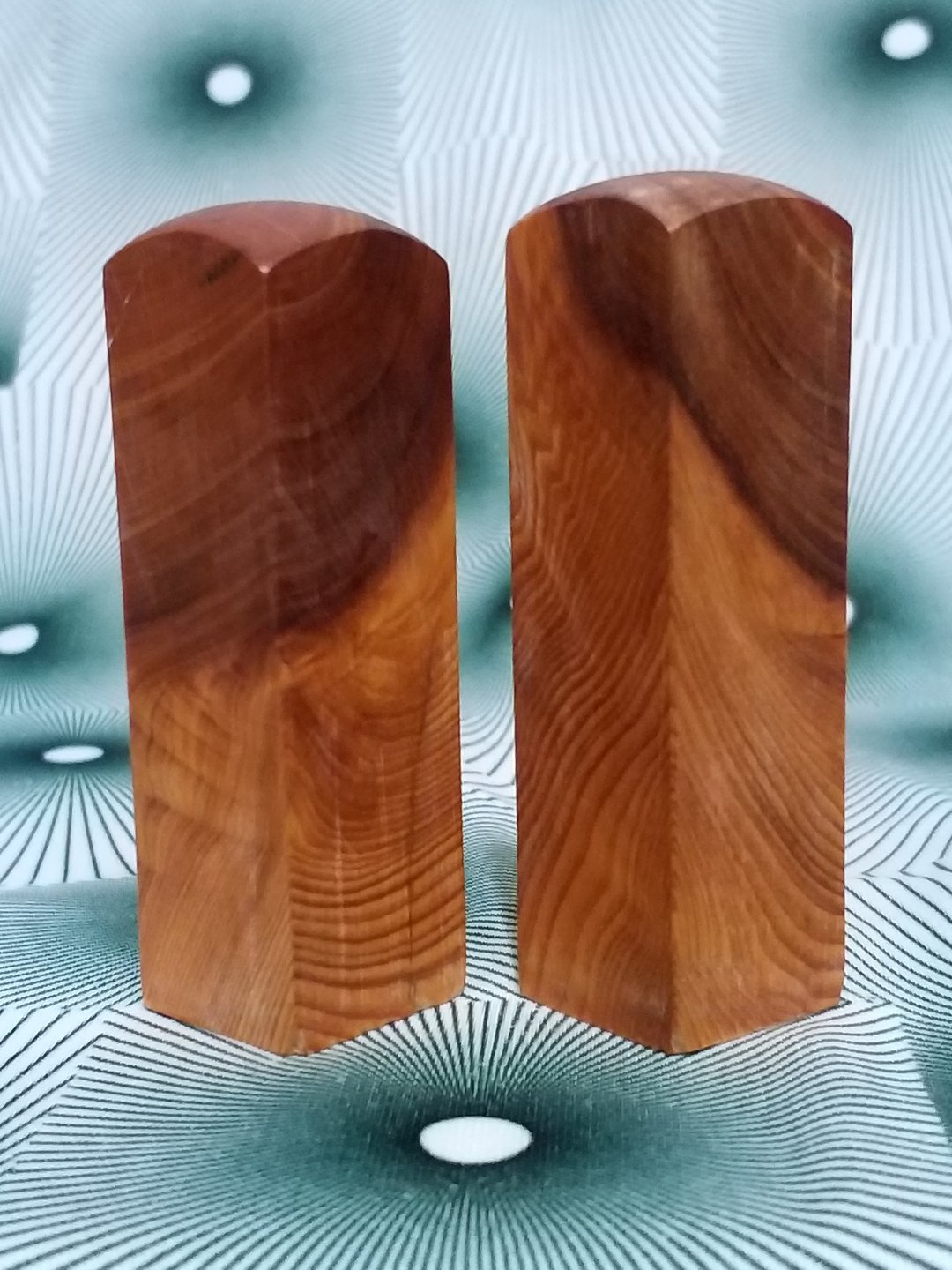 台湾桧木7分印章闪光 1对 7*2.1cm正方 ~A6 ~1支有裂痕 - 印章/印台 - 木头 