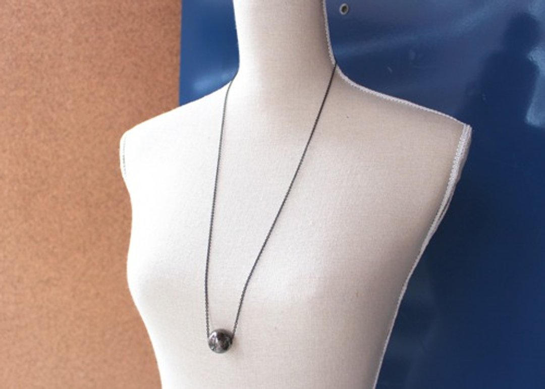 Lacquer ball long necklace - 项链 - 木头 