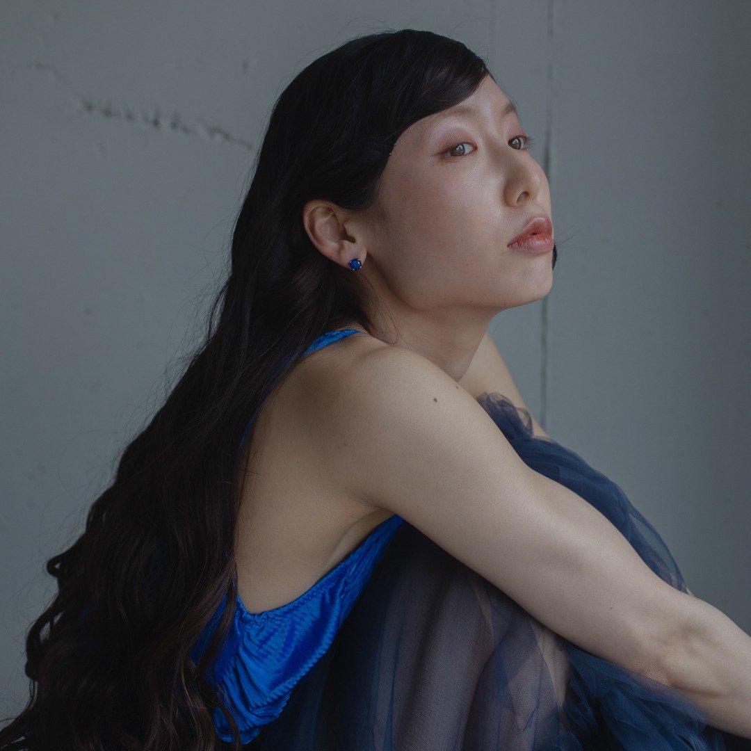 Blue Milkyway Round Stud Earrings [Dragon's Breath] - 耳环/耳夹 - 玻璃 蓝色