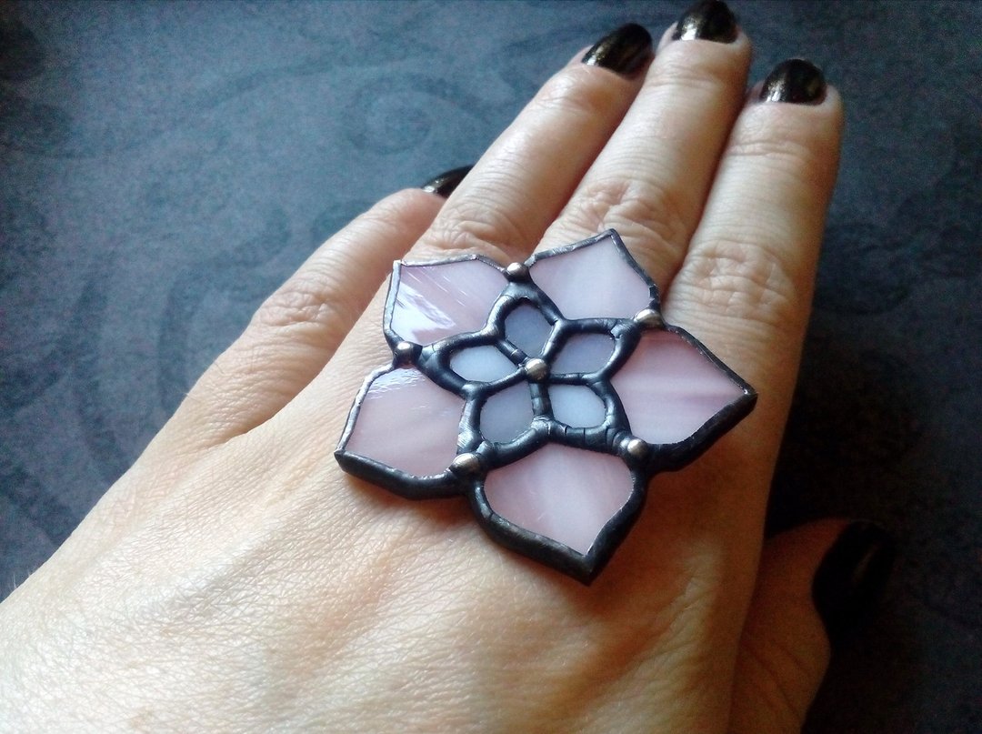 Stained glass Hoya brooch. Tiffany glass pink hoya flower pin. Glass cut jewelry - 胸针 - 玻璃 粉红色