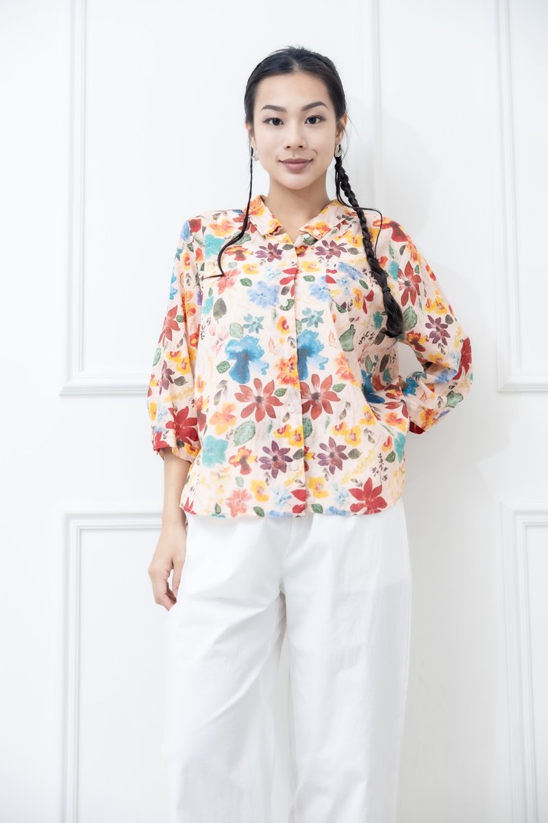 满版花材衬衫口袋七分袖上衣 粉肤色 - 女装上衣 - 其他材质 粉红色