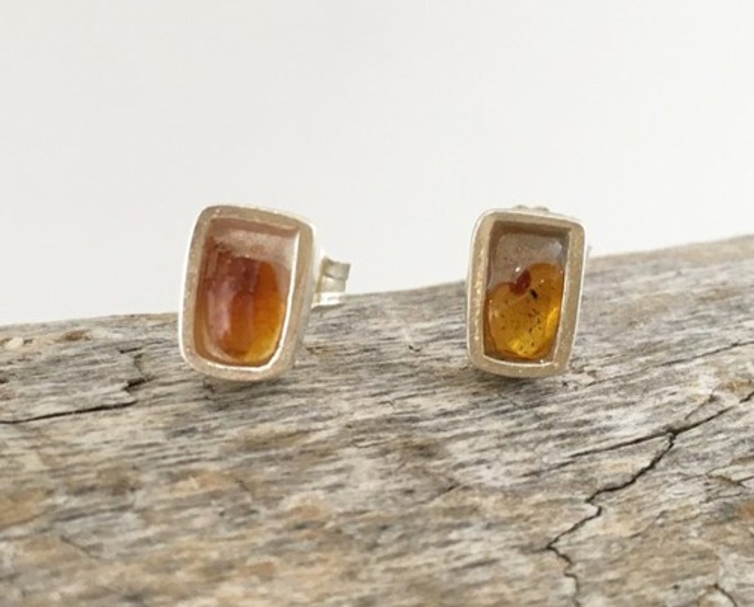 Amber gemstone amber beer Silver stud earrings - 耳环/耳夹 - 宝石 