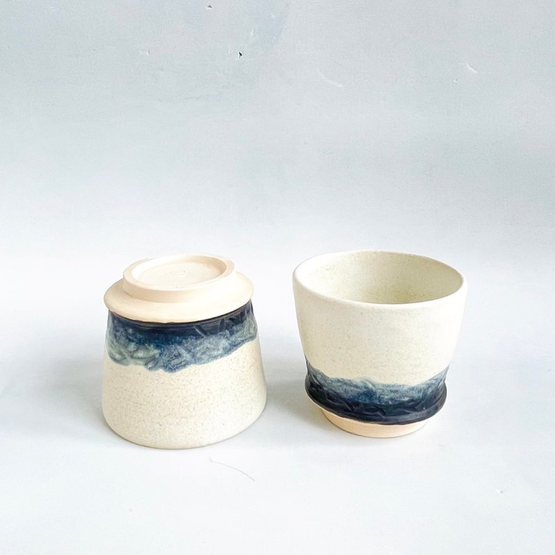 坐这山 望那山 一起畅饮 | 清酒杯 (一套两件) - 酒杯/酒器 - 陶 卡其色