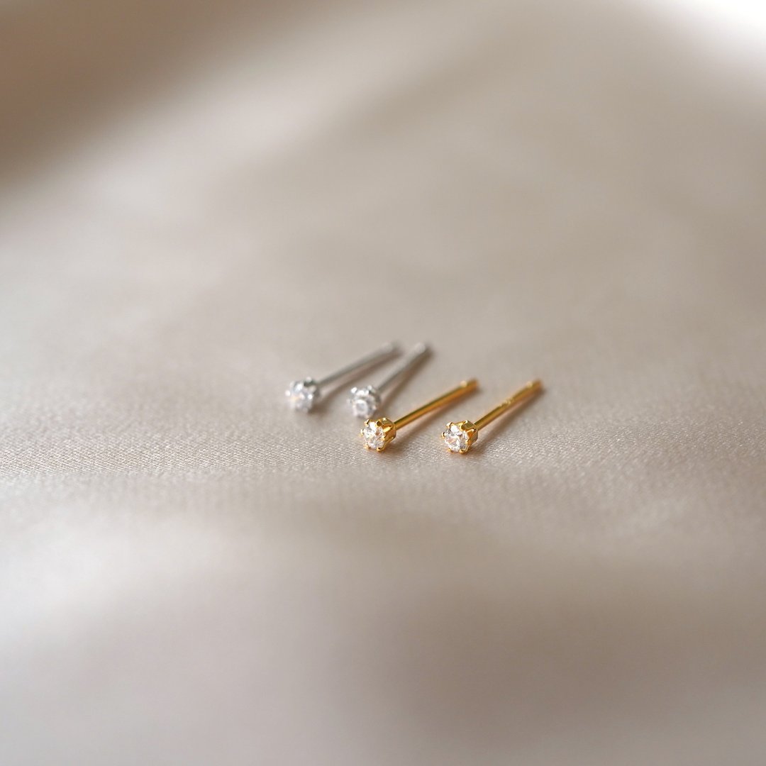 Silver925 S Zirconia Earrings - 耳环/耳夹 - 银 多色