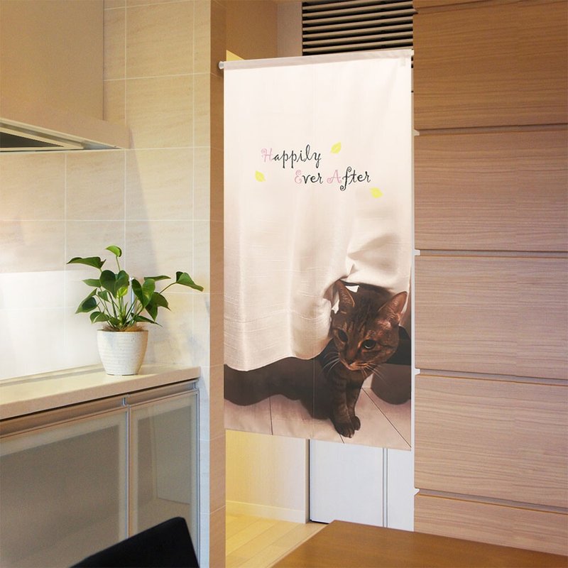 【预订】日本制 可爱虎斑猫咪长门帘 - 门帘/门牌 - 聚酯纤维 白色