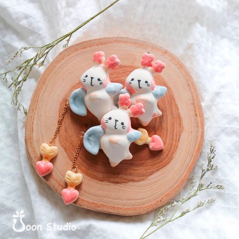 Kony perfumed jewelry(ceramic pin) - 胸针 - 陶 粉红色