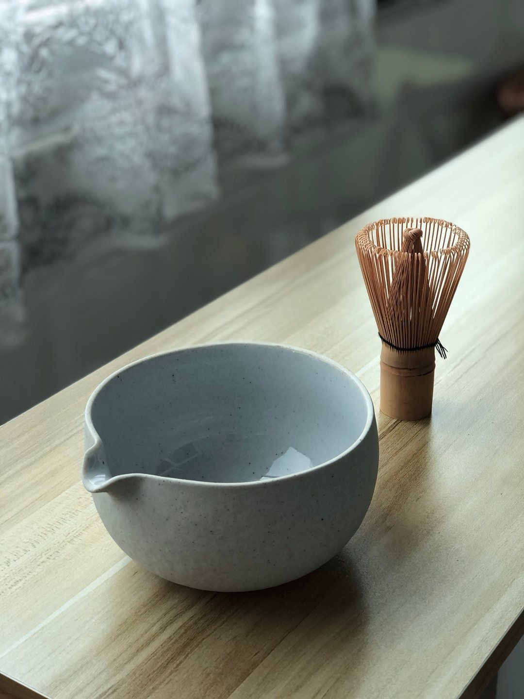 日式茶道工具套装 片口陶瓷抹茶碗 百本立 不完美侘寂之美 - 茶具/茶杯 - 陶 白色