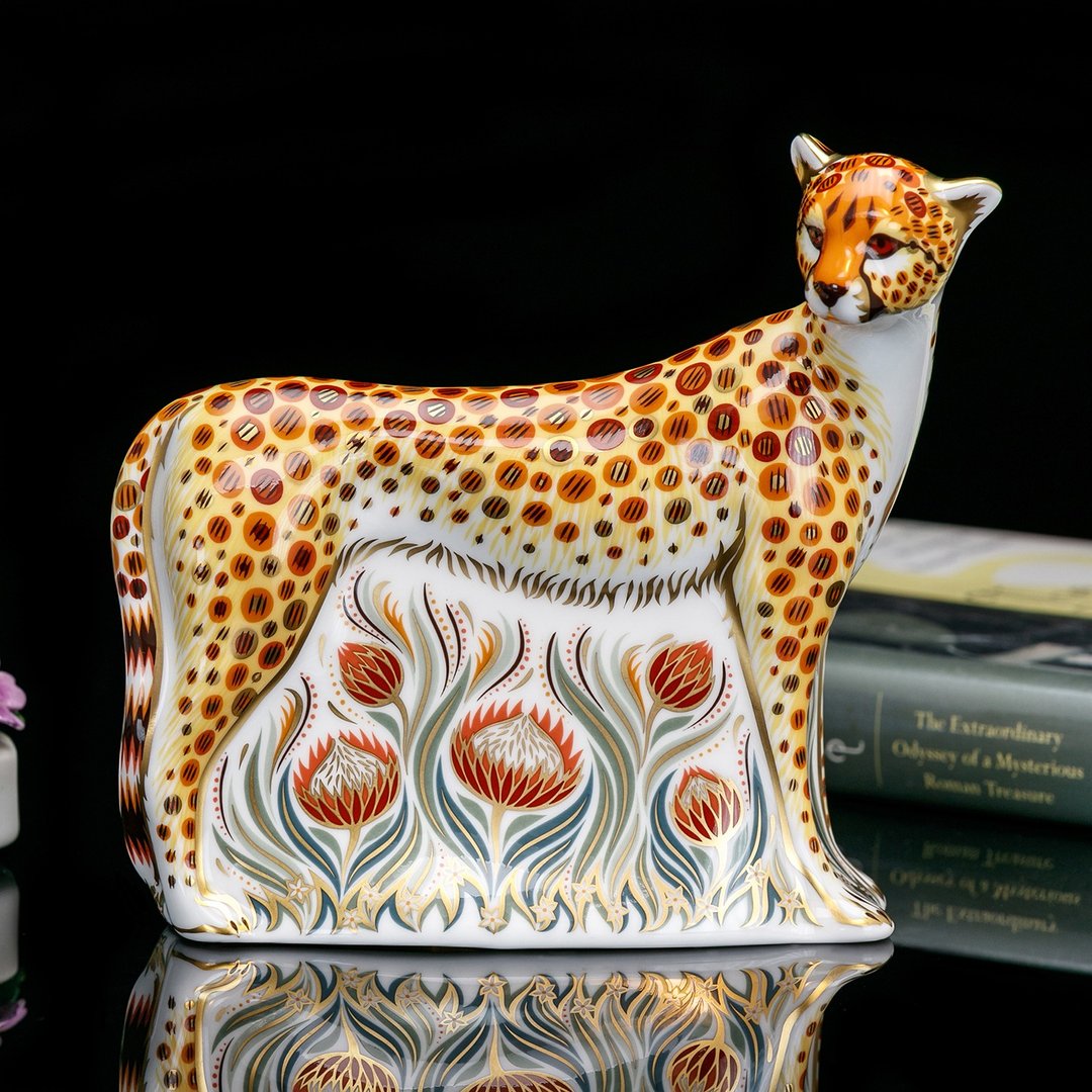 英国制 Royal Crown Derby 2006骨瓷欧式伊万里猎豹镇纸摆饰 - 摆饰 - 瓷 