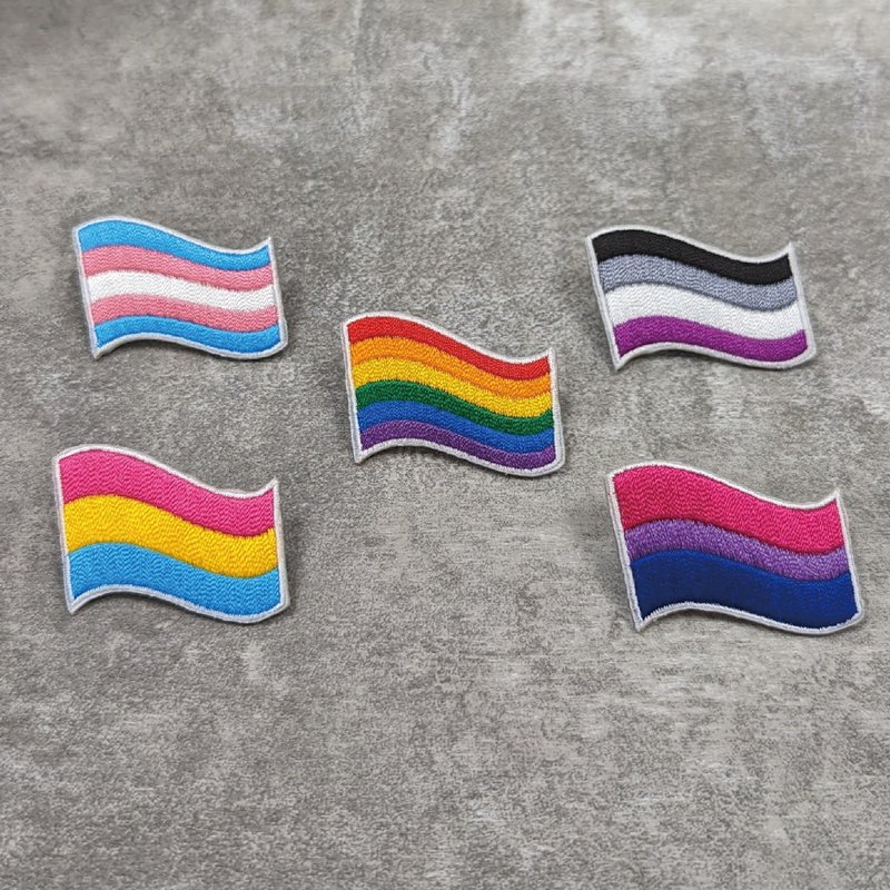 【彩虹】彩虹旗|别针|骄傲|性平|LGBTQ|彩虹|爱|自由|刺绣|胸针 - 胸针 - 绣线 多色