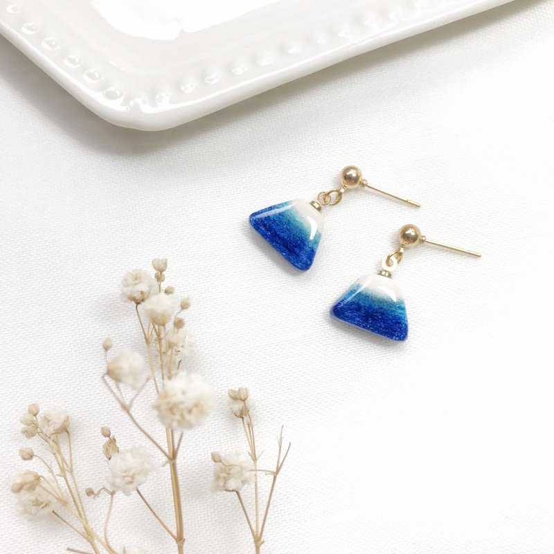 渐层富士山 - 手作/手绘耳环 - 耳环/耳夹 - 其他材质 多色