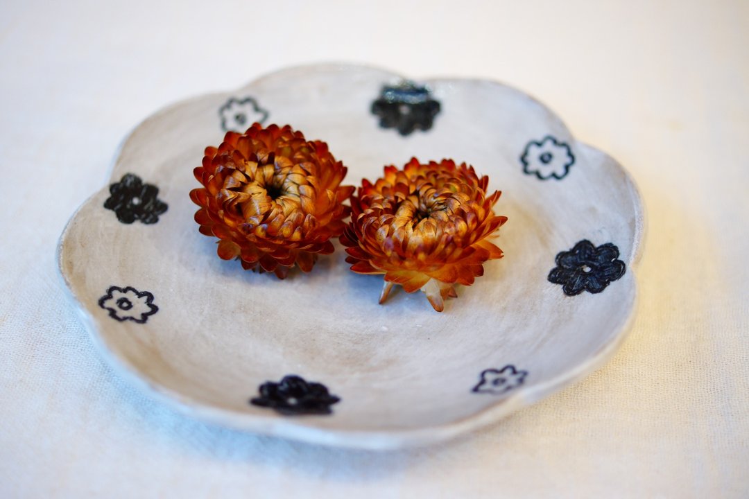 日式粉引 小品花皿 Ø11m 圆皿 碟子 水果盘 盘子 点心盘 - 盘子/餐盘/盘架 - 陶 咖啡色