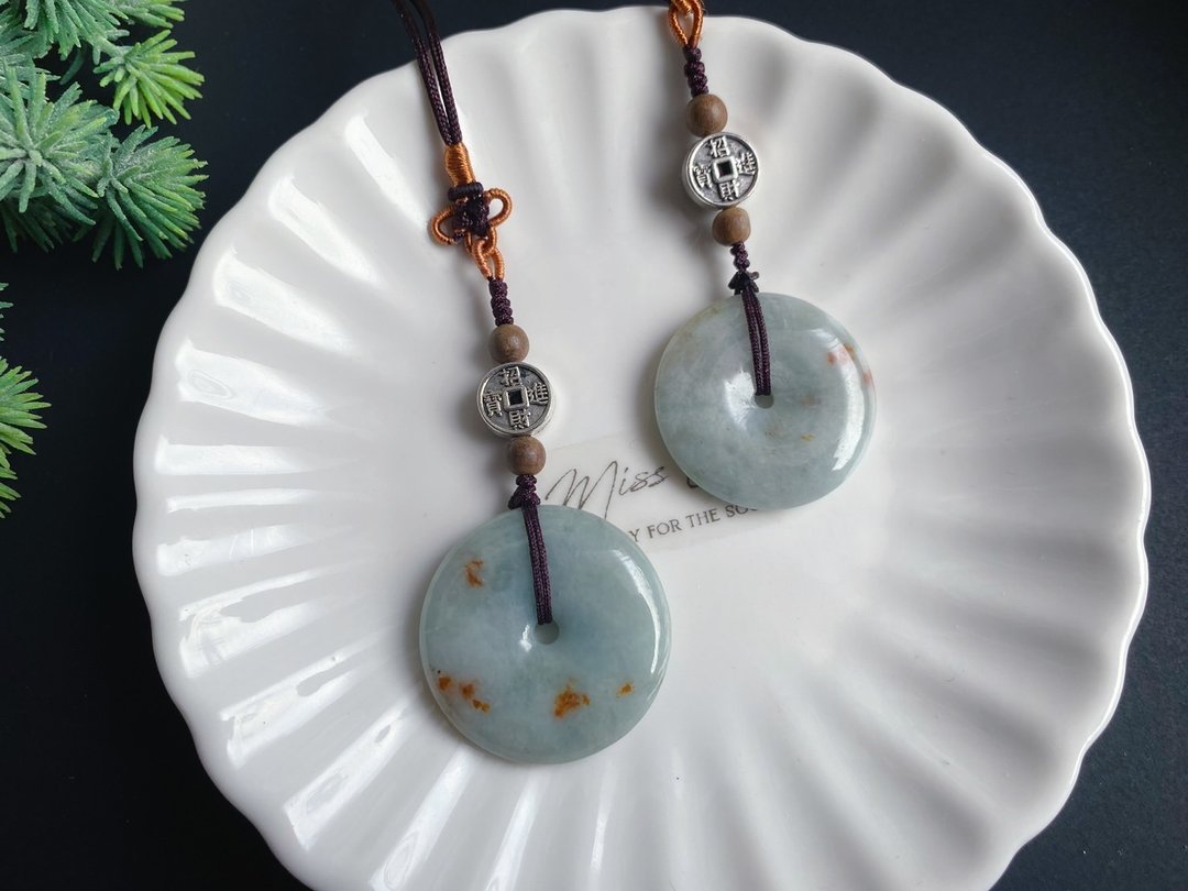 天然缅甸玉翡翠 飘红翡平安扣 沉香 招财进宝 包挂 挂饰 礼物 - 吊饰 - 玉石 绿色