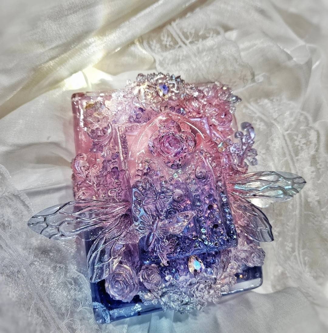 花窗玻璃系列-琉璃宮 手工滴膠首飾盒 - 名片夹/名片盒 - 树脂 粉红色