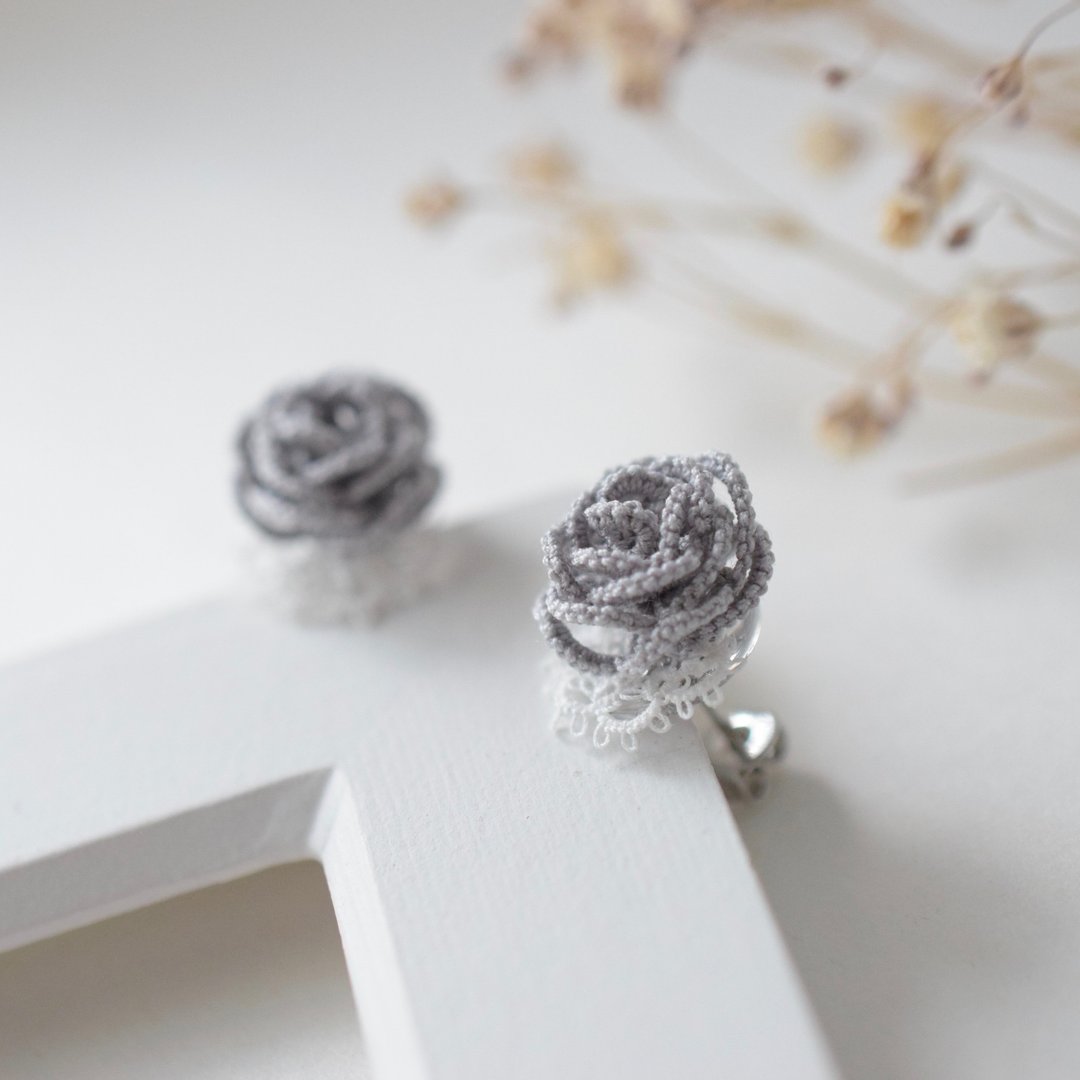 Petit Rose 2020 grey Earrings - 耳环/耳夹 - 棉 灰色