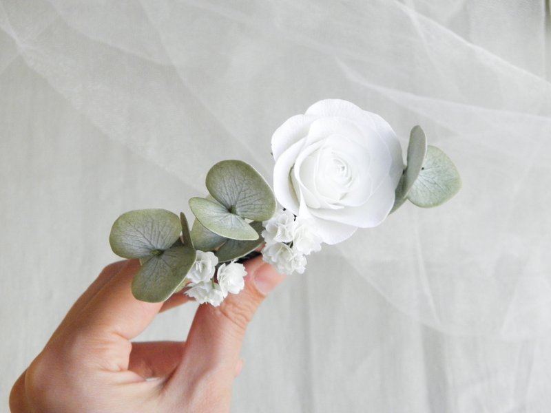White wedding hair pins Flowers bridal hair piece Floral hair clip bride - 发饰 - 其他材质 白色