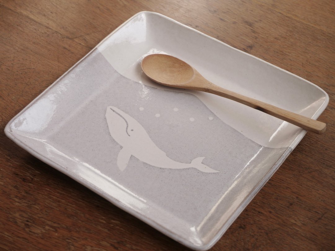 Pottery Whale Plate (large) - 浅碟/小碟子 - 陶 灰色