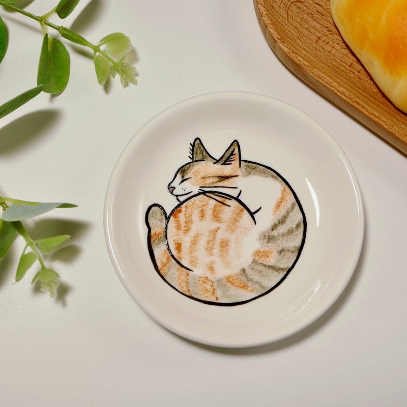彩绘陶瓷酱料碟  猫奴系列 味料碟 甜点盘 酱油碟 三花猫 - 浅碟/小碟子 - 陶 白色