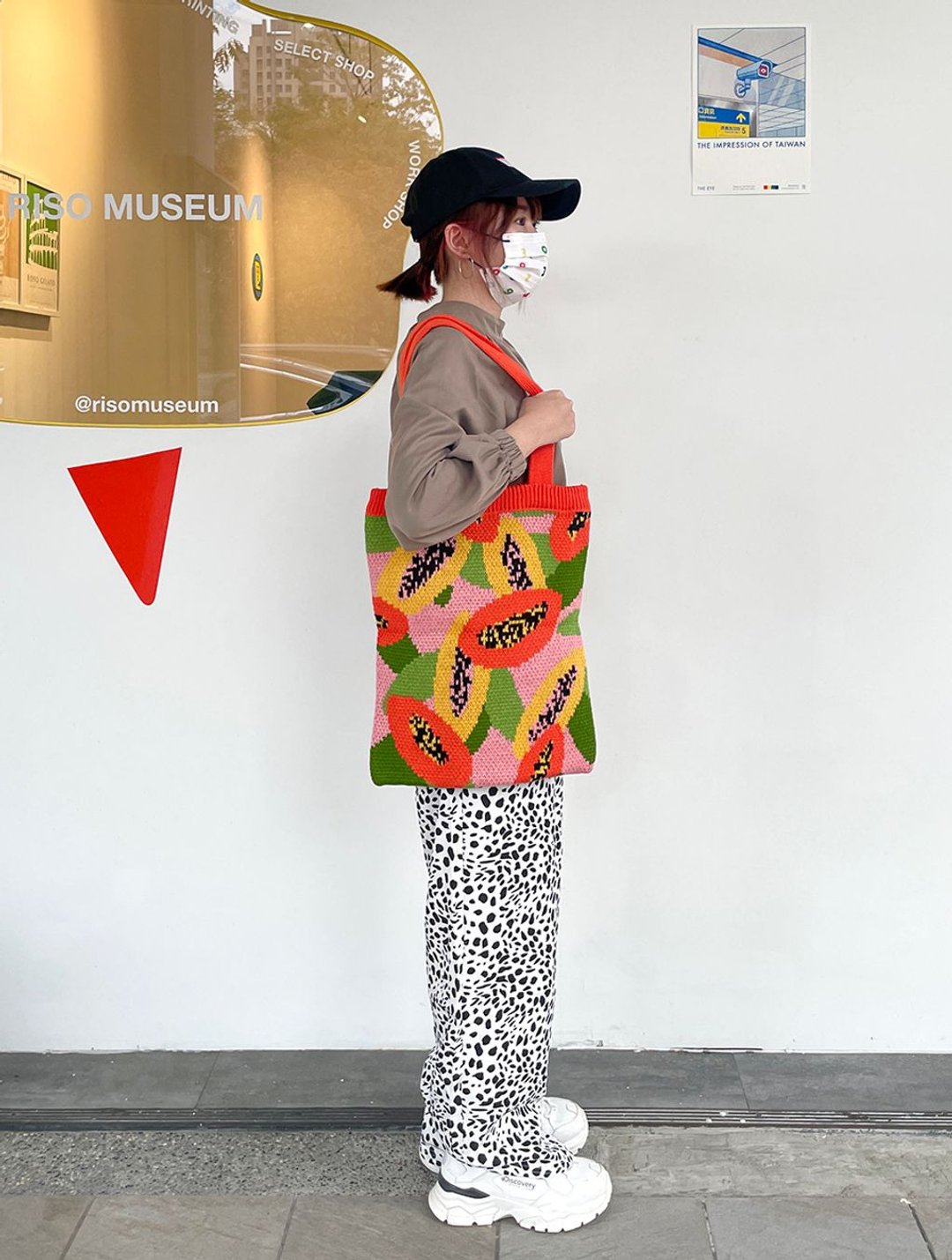 Dazzle Pixel Studio - Papaya Knit Bag 木瓜针织提袋 - 手提包/手提袋 - 其他人造纤维 橘色