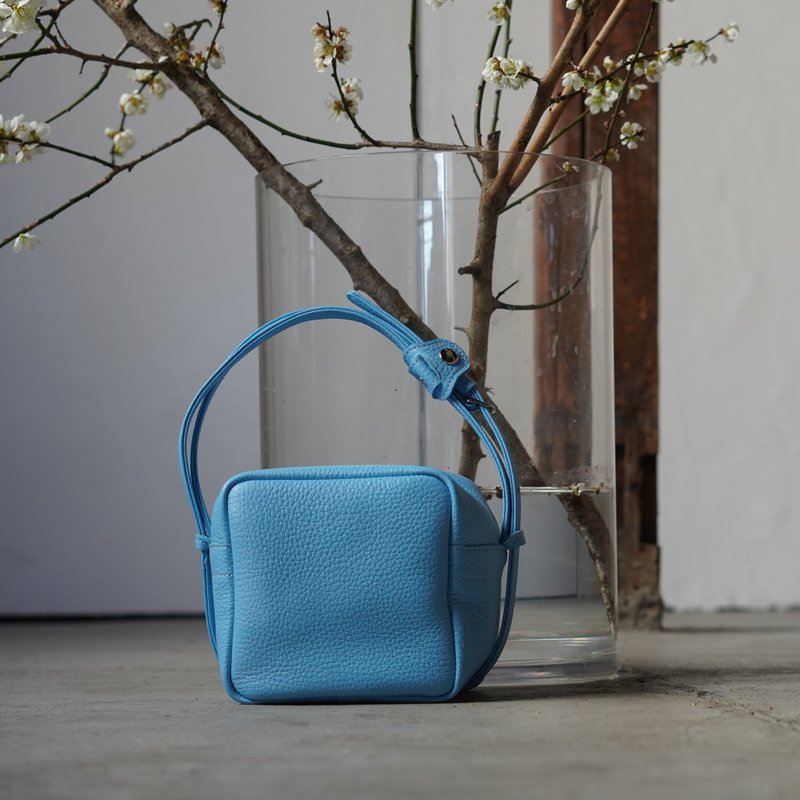 立方体小包 / 附2WAY功能・内附钥匙圈 #晴朗蓝 - 侧背包/斜挎包 - 真皮 蓝色