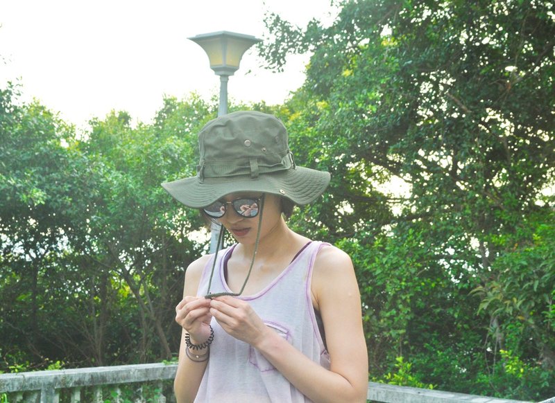 2is HT01AG 登山帽│旅行配件│军绿色 可折叠可扣式 防晒 透气│ - 帽子 - 棉．麻 绿色