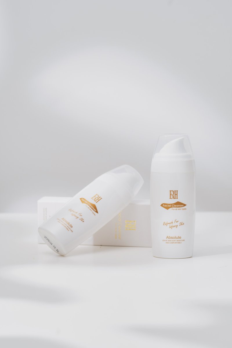 【因艾希ERH】透皙明亮洁肤乳 - 脸部清洁/卸妆用品 - 浓缩/萃取物 白色