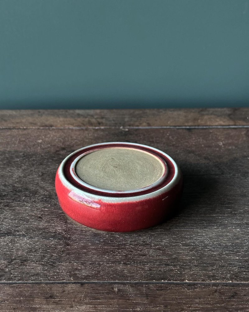 日本带回老件 红釉底施白釉 圆瓷砚 - 其他 - 瓷 