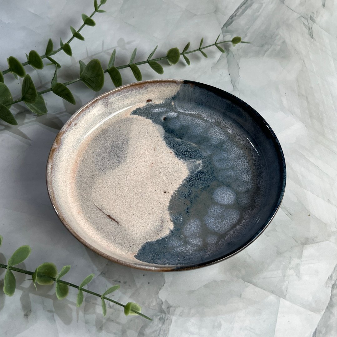 海岸线。手工陶器盘子 陶盘 蛋糕盘 甜点盘 圣诞礼物 - 盘子/餐盘/盘架 - 陶 多色
