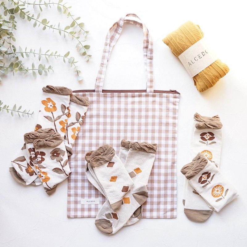 新春福袋 袜子6双+裤袜1双+托特包1个 (约优惠 JPY 2,000) - 袜子 - 棉．麻 咖啡色