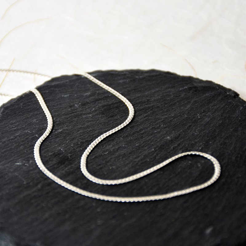 简约幼银扁形编织925银项链 // Tiny Sterling Silver Neckalce - 项链 - 银 银色