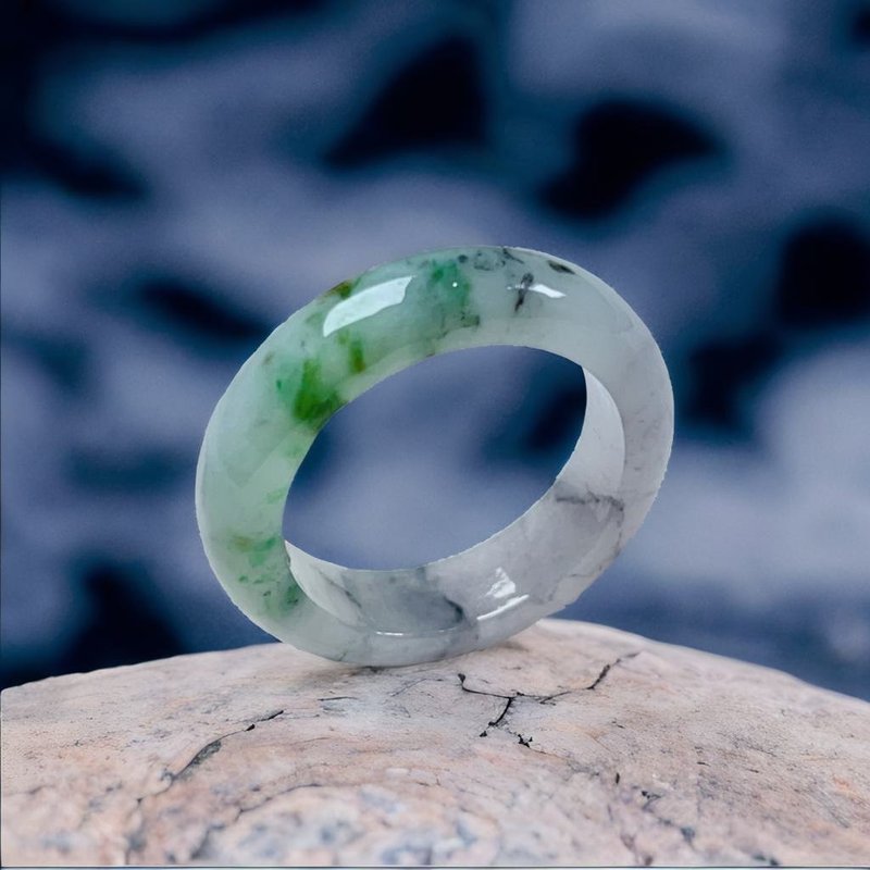 飘绿花乌鸡翡翠戒指戒圈 | 国际17.5围 | 天然缅甸翡翠A货 | 送礼 - 戒指 - 玉石 多色