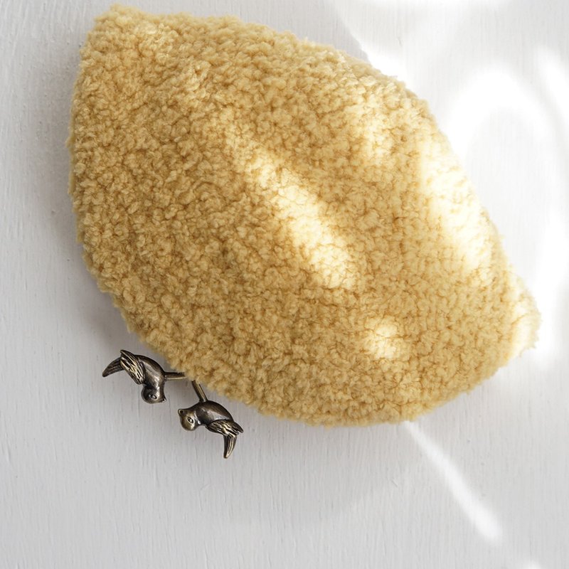 Ba-ba handmade Crochet pouch No.C1554 - 化妆包/杂物包 - 其他材质 黄色