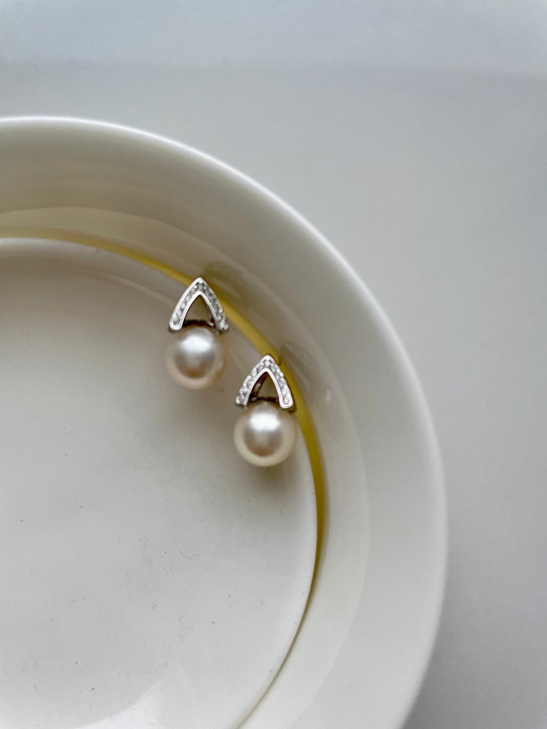 Akoya 天然海水珍珠 S925银耳针耳环 - 耳环/耳夹 - 珍珠 白色