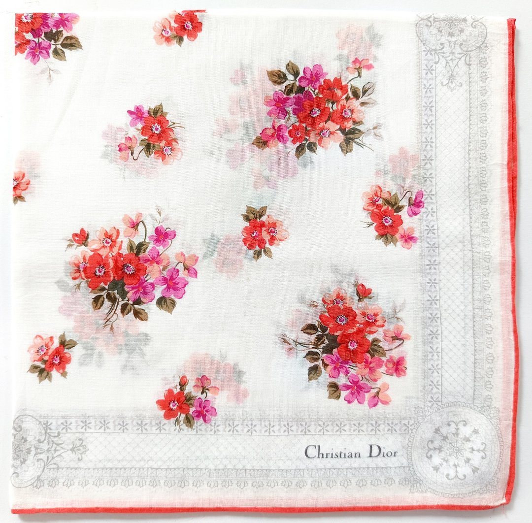 Christian Dior Vintage 手帕 – 红粉花卉印花，18 x 18 英寸 - 手帕/方巾 - 棉 红色