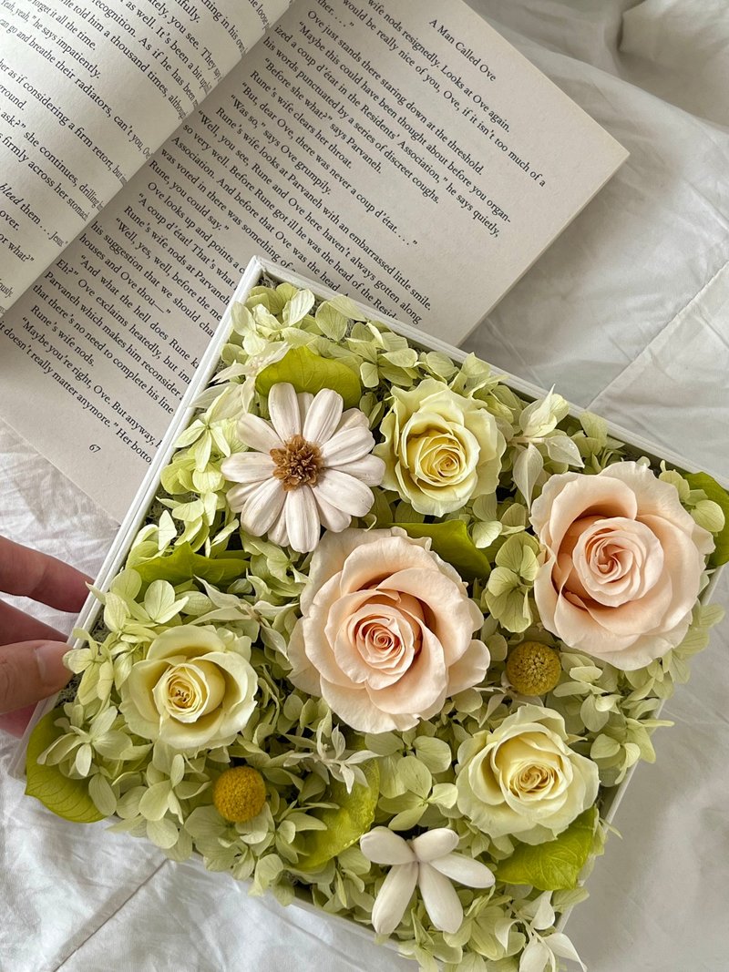 春日压克力永生花盒_贰伍花坊 - 干燥花/捧花 - 植物．花 