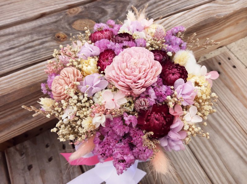 粉红佳人||新娘捧花 捧花 干燥花 不凋花 手作 婚礼 - 干燥花/捧花 - 植物．花 粉红色