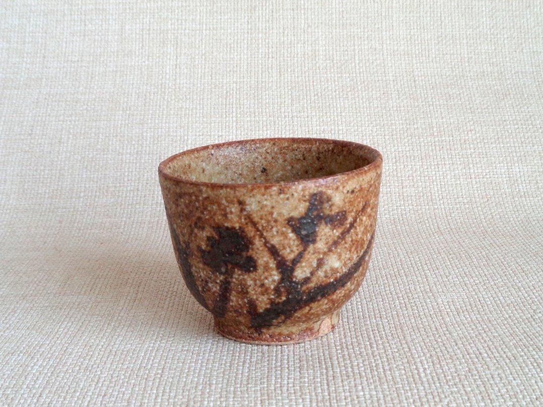 铁画花卉图案茶杯b - 茶具/茶杯 - 陶 咖啡色
