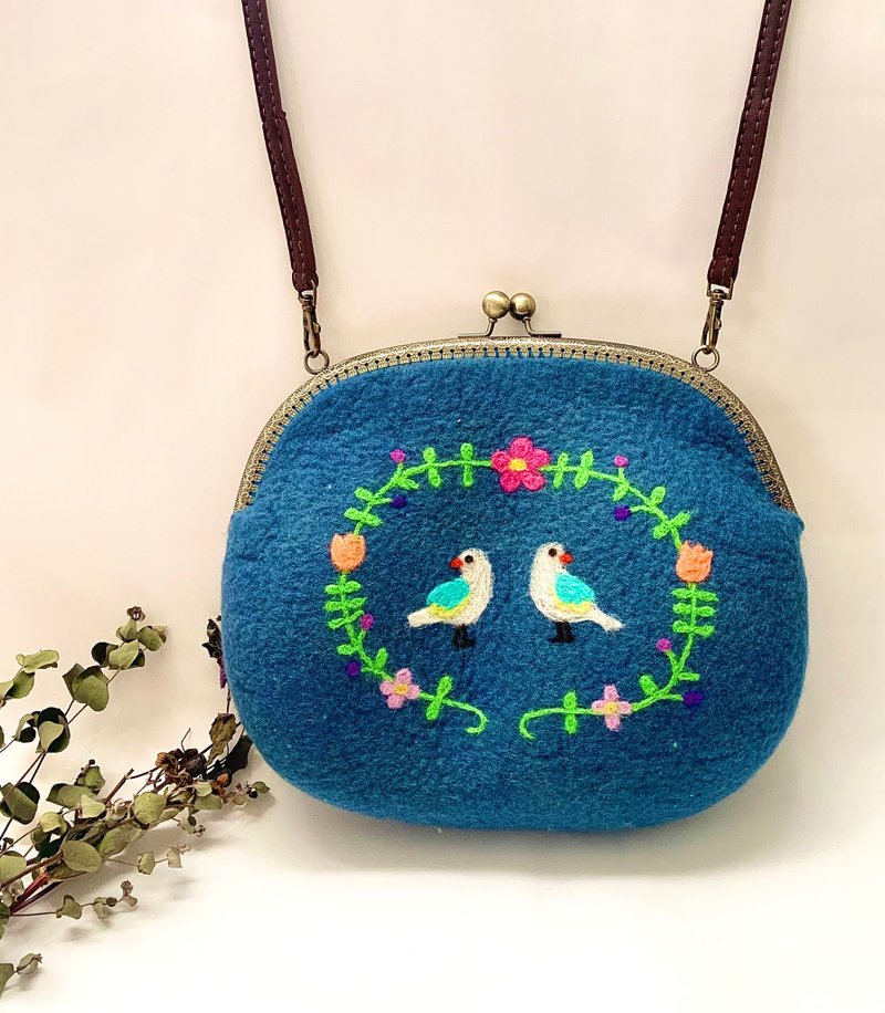羊毛刺绣雀与花手拿包 -蓝 - 侧背包/斜挎包 - 羊毛 蓝色