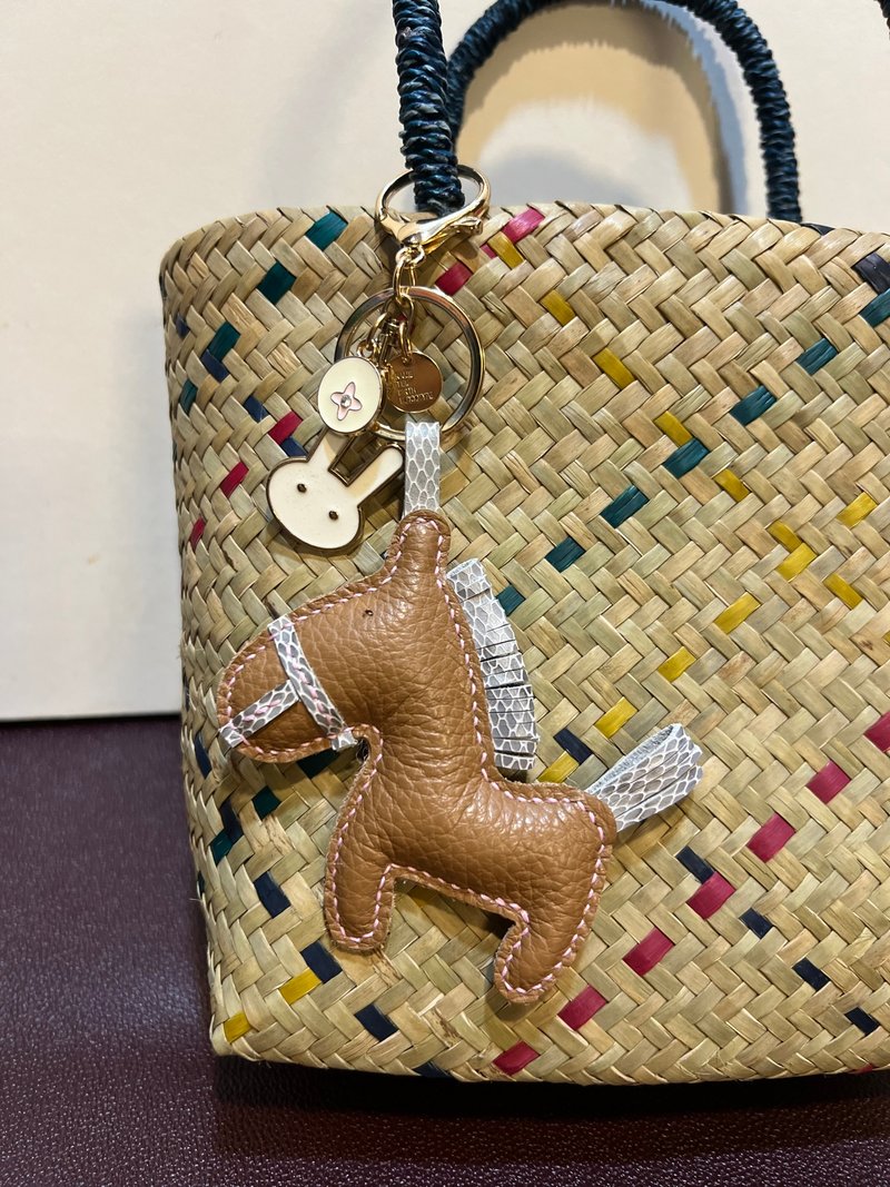 马年幸福-皮革吊饰 - 吊饰 - 真皮 咖啡色