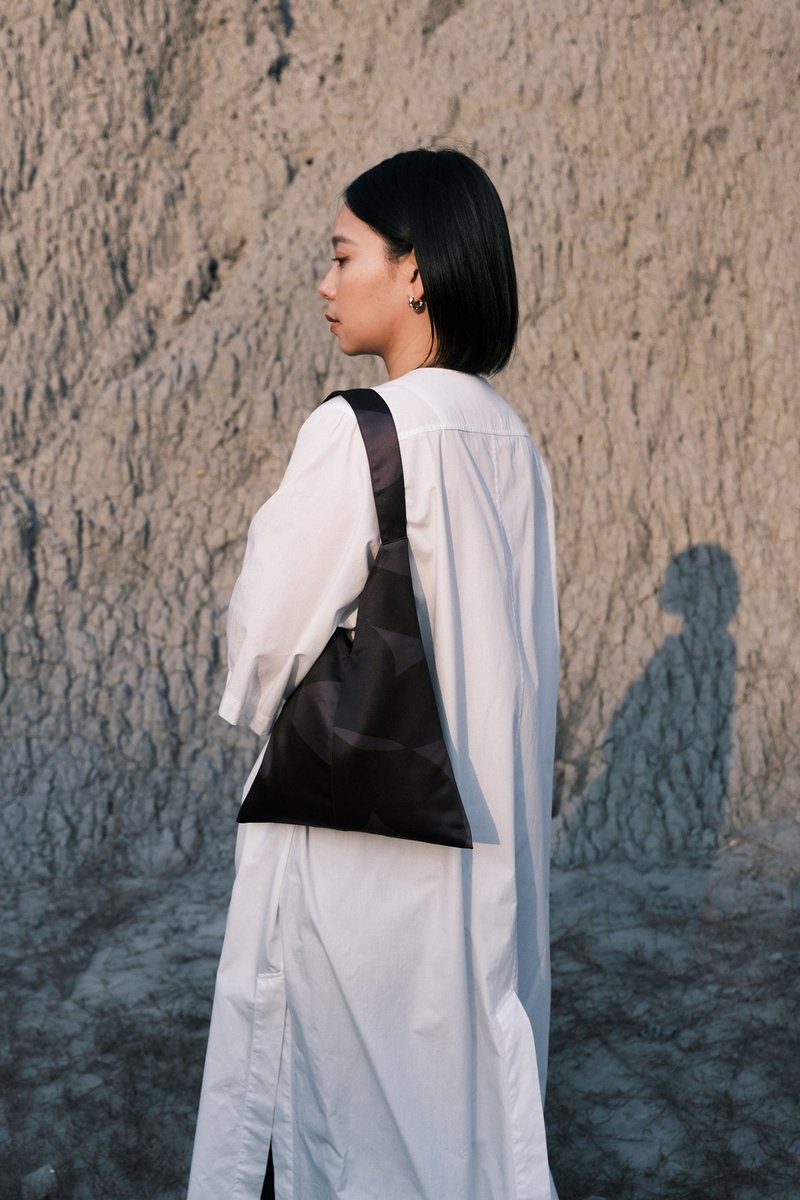 花的三角包 黑色 - 手提包/手提袋 - 聚酯纤维 黑色