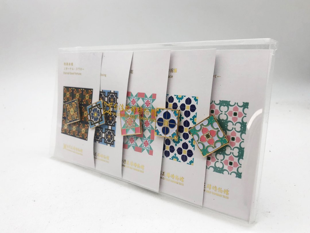 台湾花砖胸章---5片组 - 徽章/别针 - 其他金属 白色