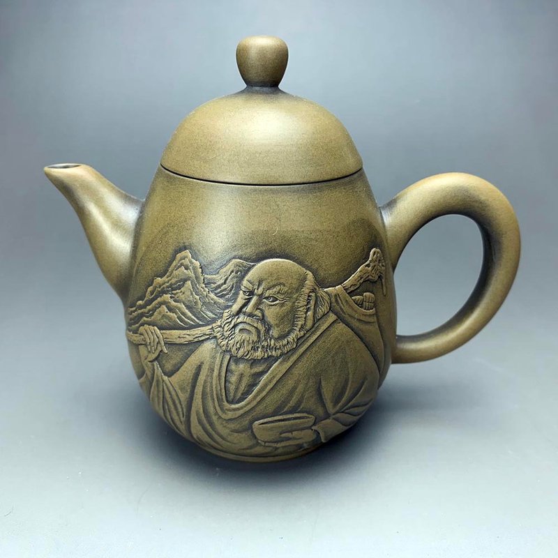 台湾【段泥窑变】雕刻达摩(达摩西来)窑变壶 - 茶具/茶杯 - 陶 卡其色