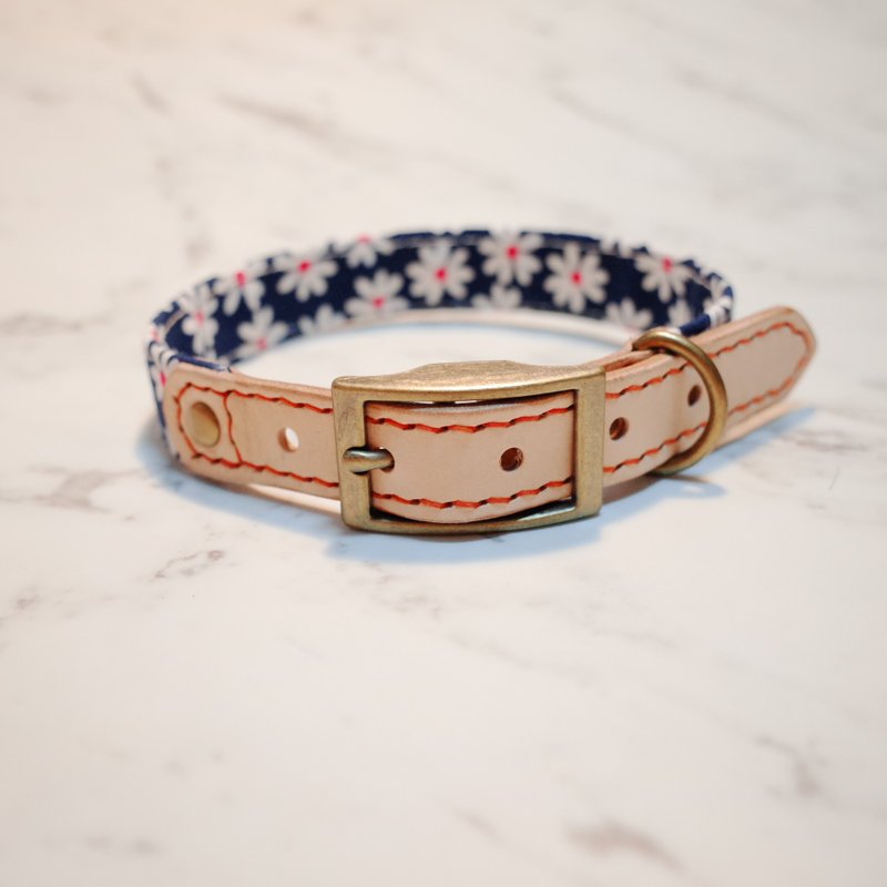 狗狗 项圈 M号 可爱 蓝色 小雏菊 植楺皮 日本布 可加购吊牌 可上牵绳 三角巾 - 项圈/牵绳 - 真皮 