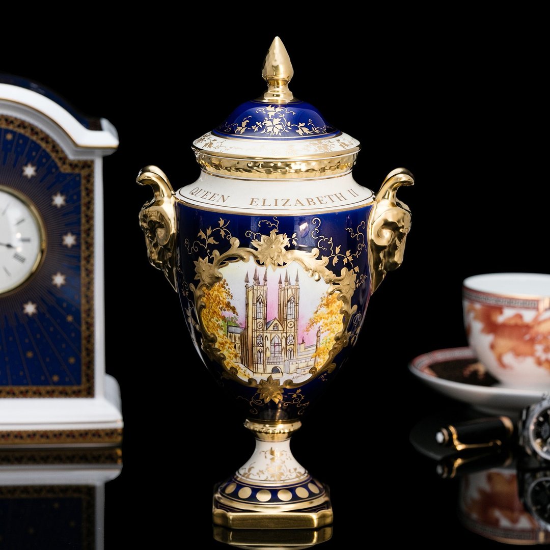 限量250 Wedgwood  Coalport女王1977年手绘极品骨瓷宝瓶冠军杯 - 摆饰 - 瓷 