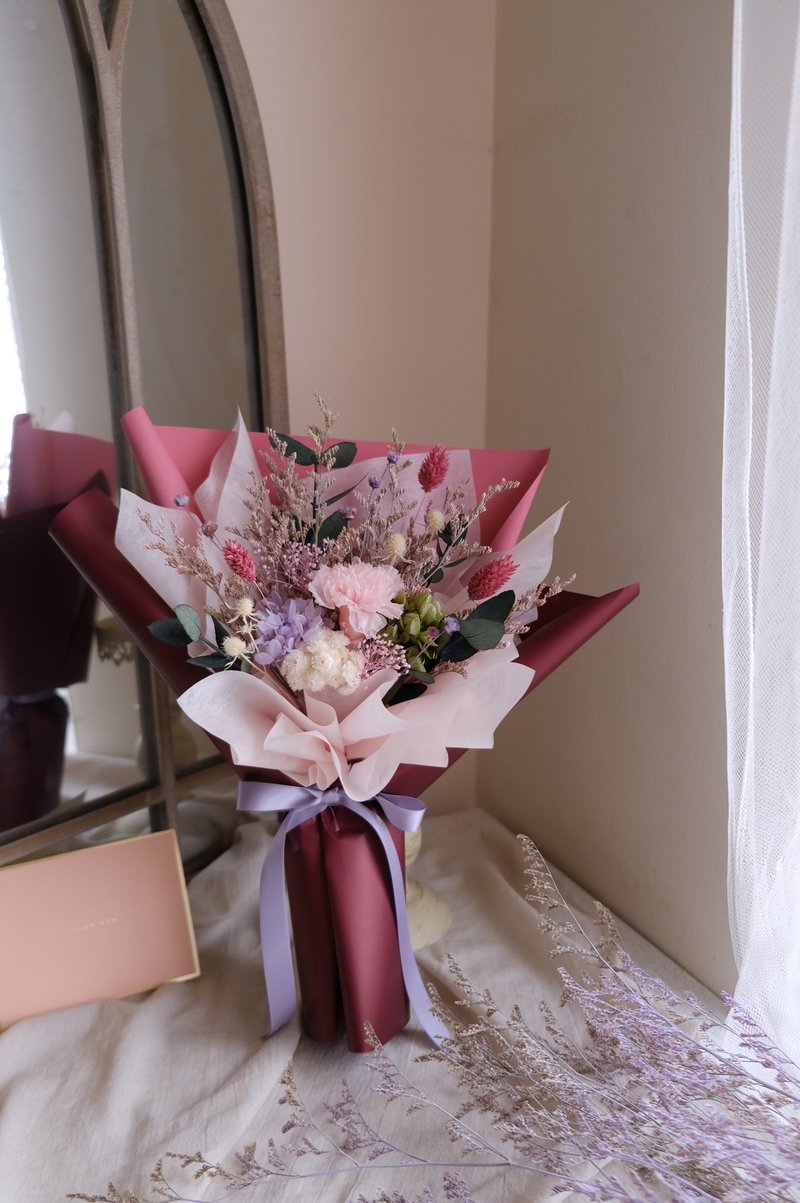 永生花束/母亲节花束/干燥花/不凋花/康乃馨/莓粉色/暖色系/母亲 - 植栽/盆栽 - 植物．花 粉红色